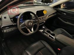 نيسان ألتيما